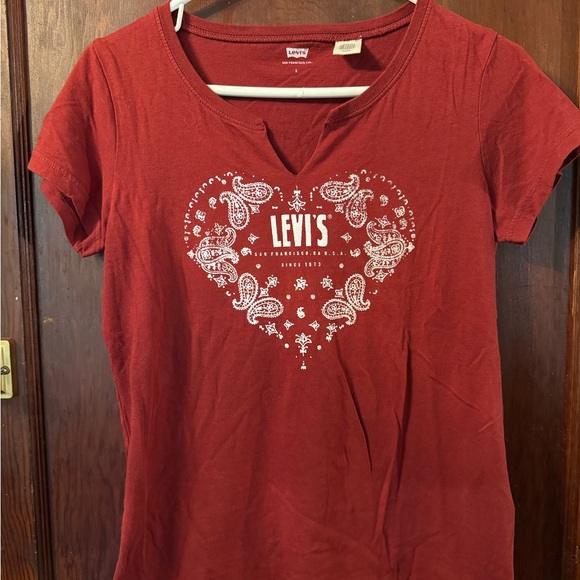 Levi's Red Paisley Heart Women's Tee - Picture 1 of 4